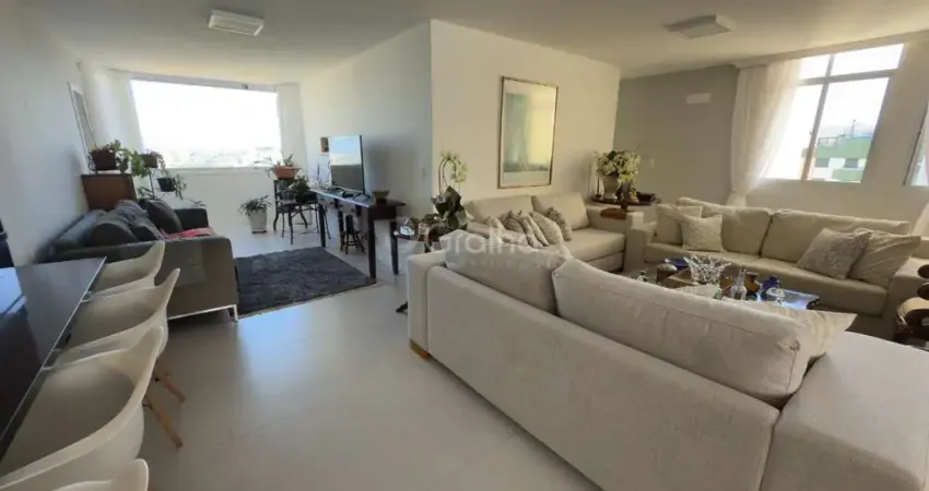 Apartamento de 202m² com 4 quartos sendo 3 suítes no Centro