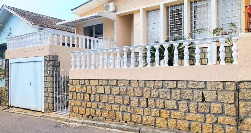 Casa com 3 quartos no bairro Centro em Florianópolis