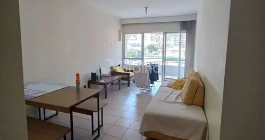 Apartamento de 80m² com 3 quartos sendo 1 suíte no Centro