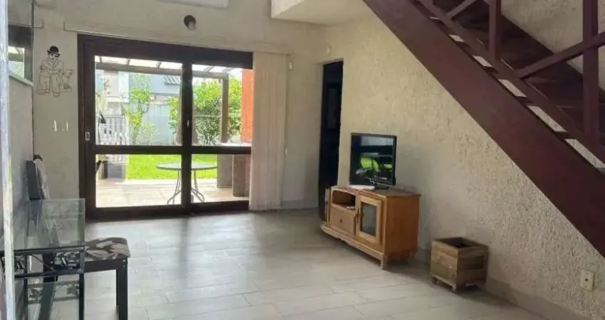 Casa com 3 quartos à venda na Rua Grumixama, --, Campeche, Florianópolis