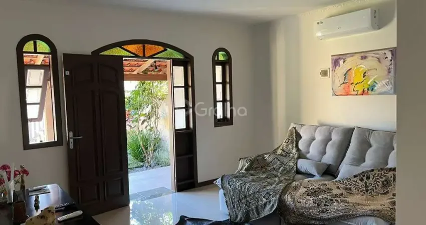 Casa localizada no enseada de  brito com 3 quartos, espaço privativo de 140,00 m2