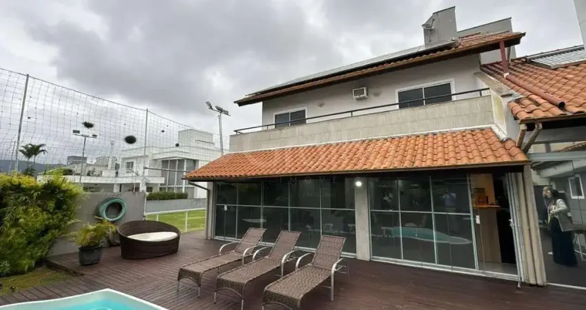 Casa em condomínio fechado com 4 quartos à venda na Rua Tom Jobim, --, Saco Grande, Florianópolis