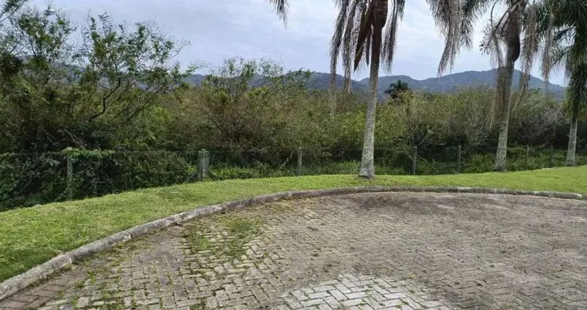 Terreno com 401m² em condomínio fechado no lagoinha do leste 2