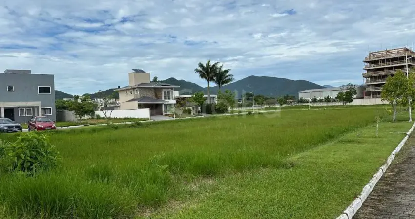Terreno em condomínio fechado à venda na Rua Camarinhas, --, Campeche, Florianópolis