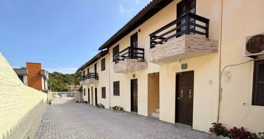 Pousada com 14 quartos sendo 10 suítes no bairro canasvieiras