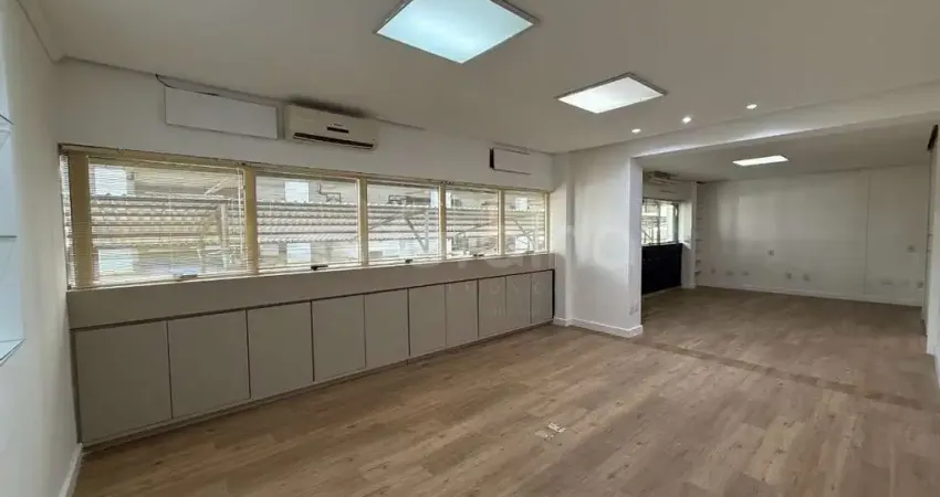 Conjunto de salas com 138 m2 localizada no Centro de Florianópolis