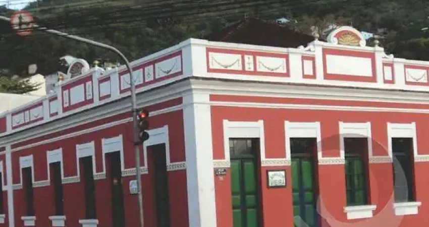 Casa Comercial de 360m² no bairro Saco Dos Limões