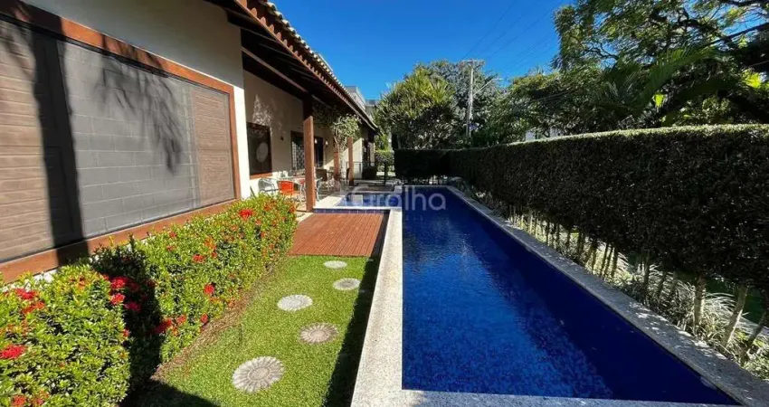 Casa Residencial com 3 suítes e 450m² de área total em Jurerê Internacional, Florianópolis