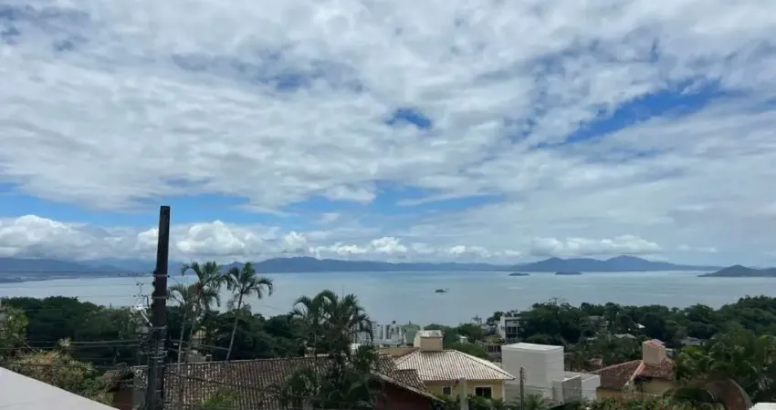 Casa com 4 quartos à venda na Rua das Embaúbas, --, Centro, Florianópolis