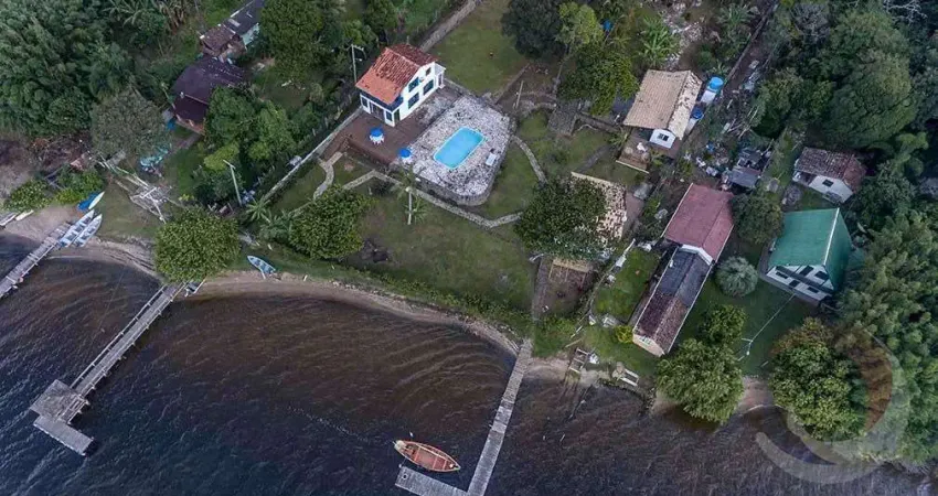 Casa Residencial de 3 dorms no bairro Lagoa Da Conceição