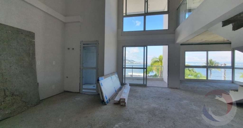 Duplex com 3 quartos sendo 3 suítes em Cacupé