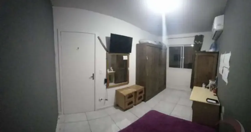 Apartamento de 2 dorms no bairro Balneário