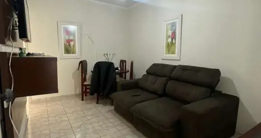 Loucura, loucura. excelente apartamento no bairro de ocian em frente ao mar, todo mobiliado, de 02 dormitórios.