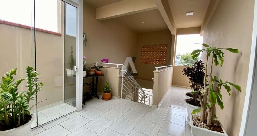 Ampla Casa com Ponto Comercial