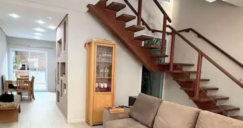 Sobrado em condomínio fechado  3 dormitórios sendo 1 suíte  183 m²  R$945 mil - Parque São Vicente - Mauá/SP