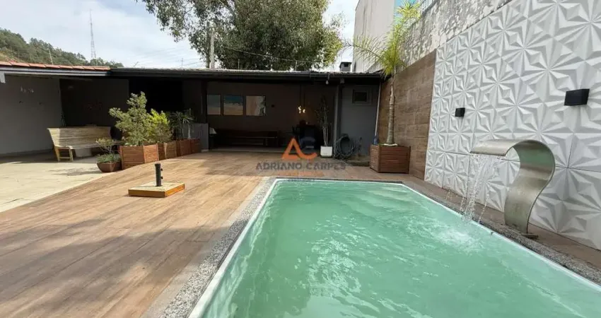 Casa sobrado à venda a apenas 120m do mar com piscina na calma e tranquila praia de são miguel em penha, sc com espaço, estilo e tranquilidade para você e sua família a voenda na imobiliária adrian ca