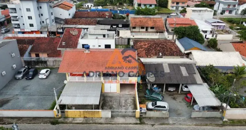 Casa na praia de gravatá, próximo a principal avenida, aceita permuta e negociação