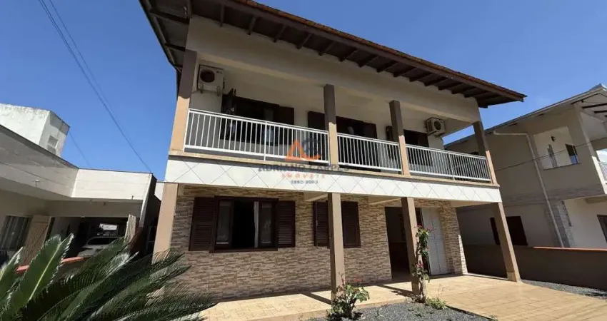 Casa semimobiliada no gravatá com 5 dormitórios, sendo 1 suíte com 336m² de terreno a venda pela imobiliária adriano carpes