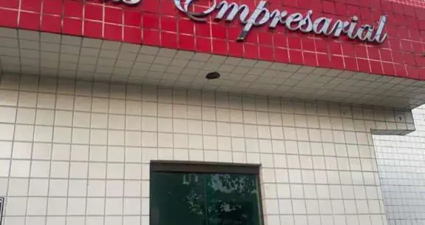 Sala Comercial em Vilas do Atlantico  100m² , próximo ao G barbosa ,com 1 vaga de garagem mezanino e 2 banheiros.