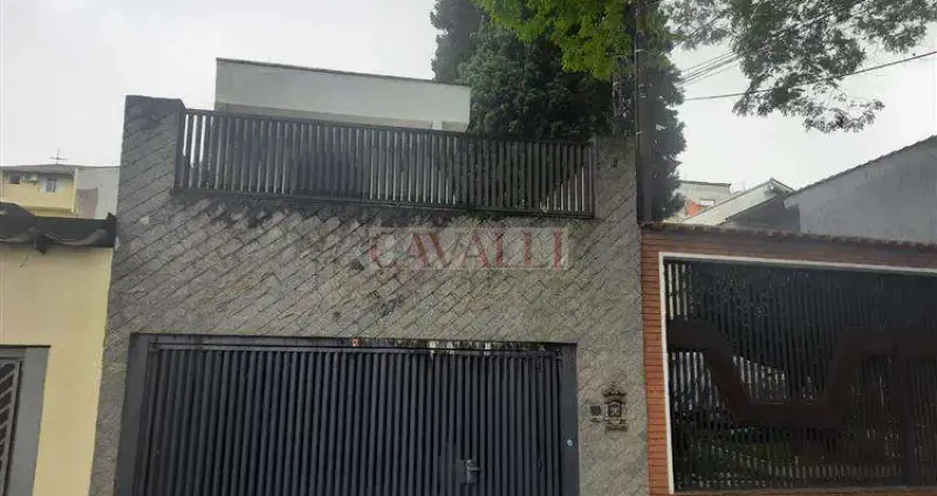 Excelente sobrado de rua.