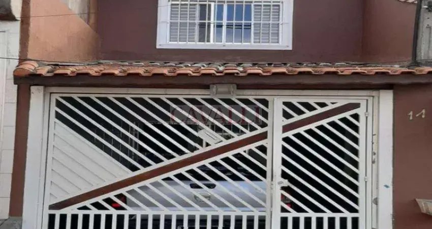 Sobrado de rua em Itaquera com 03 dormitórios e 01 vaga