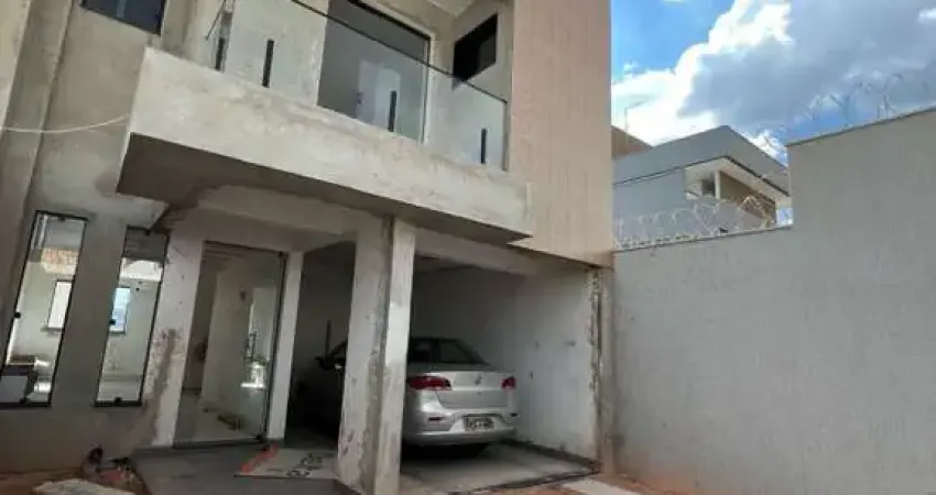 Casa 3 dormitórios para Venda em Betim, Guarujá Mansões, 3 dormitórios, 1 suíte, 1 banheiro, 2 vagas