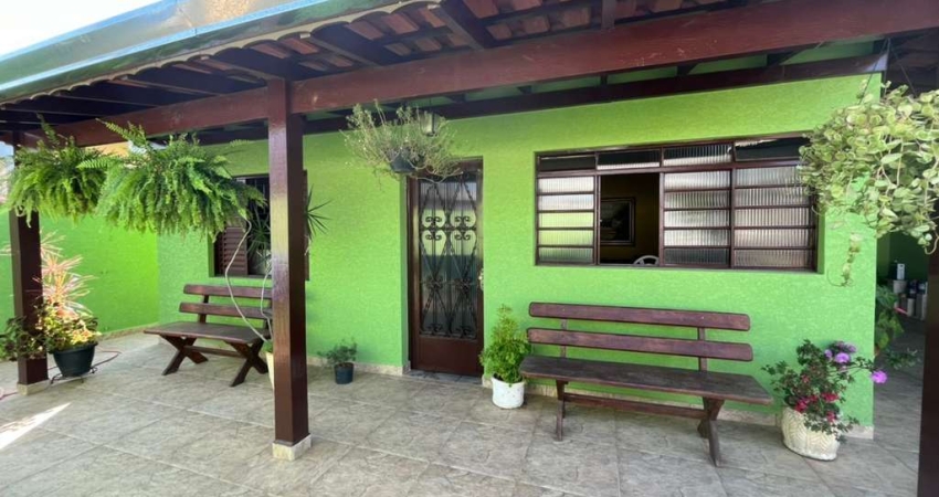 Casa com 2 quartos à venda na Rua das Dálias, 63, Jardim dos Pinheiros, Atibaia