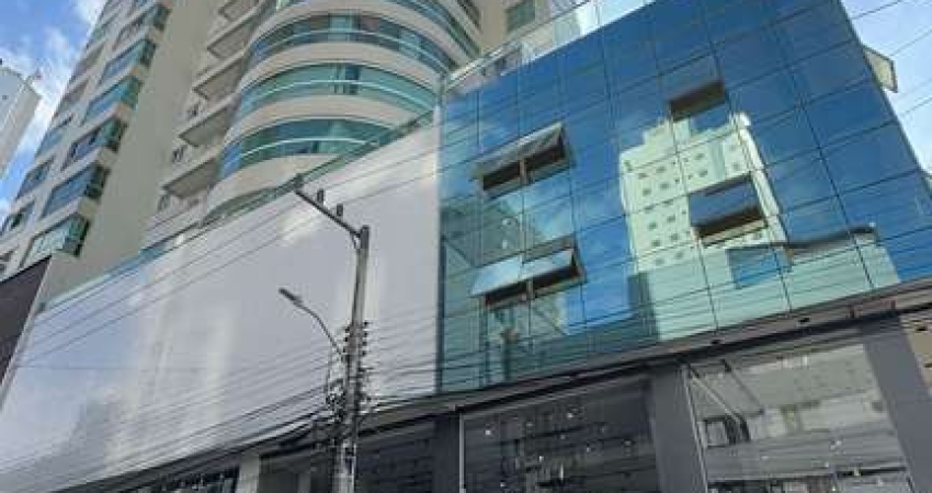 Apartamento com 3 quartos para alugar na Rua 3144, 188, Centro, Balneário Camboriú