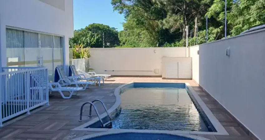 Apartamento 1 dormitório, com piscina, 500 m da praia em canasvierias