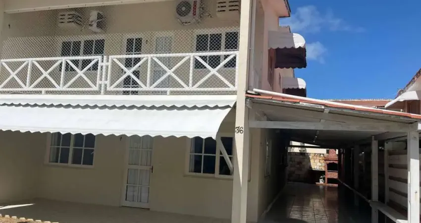 Casa duplex para Vender em condomínio fechado,  À beira mar,  Lazer completo