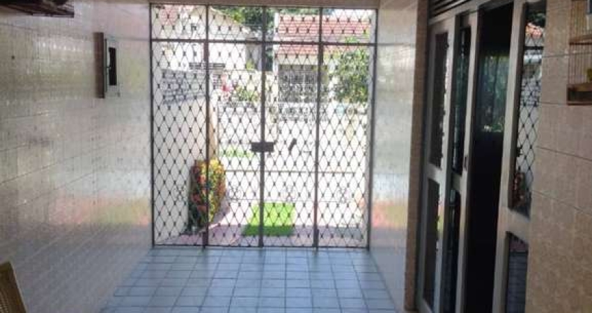 Casa no bairro de Campo Grande, próximo a estrada de Belém, com 5 quartos.