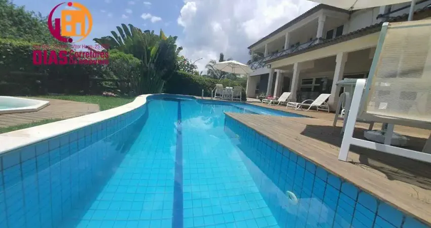 Vendo Linda  Casa nascente com vista mar de Alto Padrão em Patamares dentro de condomínio  fechado com 5/4,  suítes , piscina particular, varandas, mobiliada e decorada.