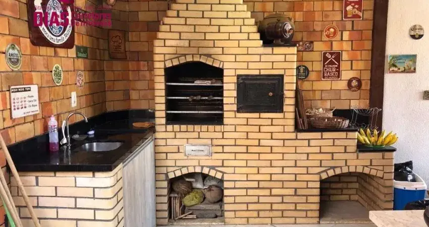 Vendo Casa dúplex em condomínio de porteira fechada  com 190m2, 4/4, jardim gramado, varandas, espaço gourmet, churrasqueira , garagem - Stella Maris - Salvador/BA.