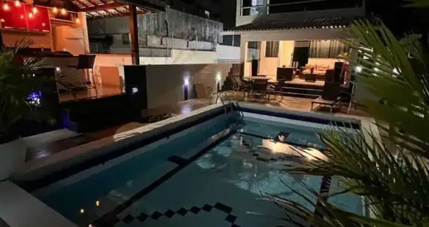 Vendo em Super Oportunidade Casa com 570m2  com piscina privativa  espaço gourmet, 4/4 suítes, garagem - Placafor - Salvador/Ba.