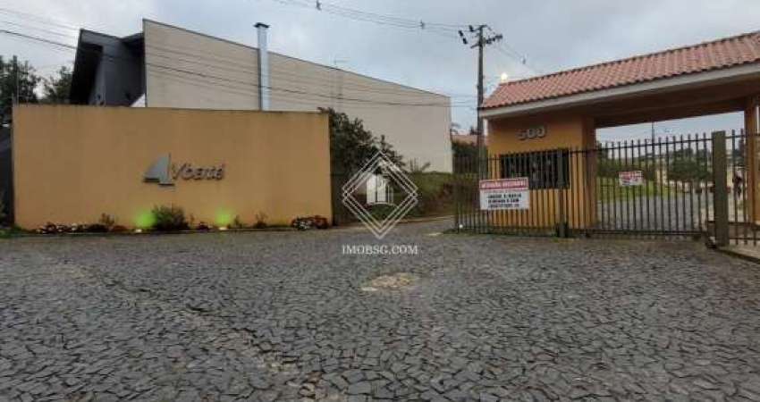 CASA SEMIMOBILIADA NO CONDOMÍNIO YBATÉ