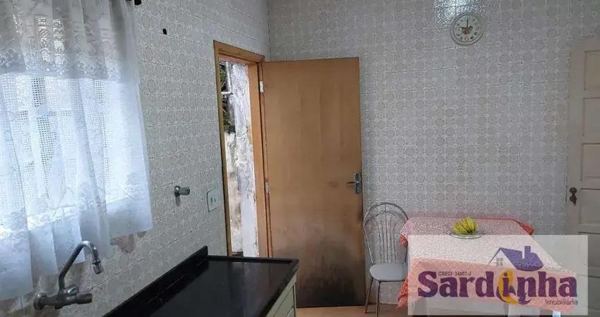 Sobrado em Jardim Bom Tempo - Taboão da Serra: 126m², 2 dormitórios, 1 banheiro por R$520.000