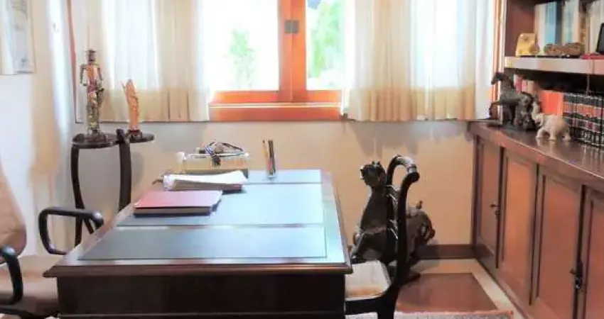 Casa em condomínio fechado com 4 quartos para alugar no Jardim Leonor, São Paulo 