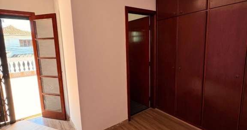 Sobrado à Venda e Locação na Vila Sônia, 3 Dorms, 200m² – SP