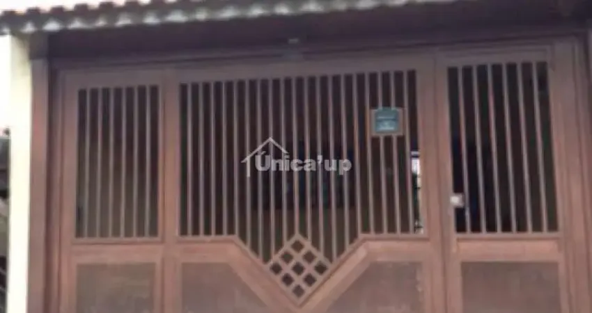 Casa térrea! Cômodos amplos, armários na cozinha e no dormitório de solteiro !!