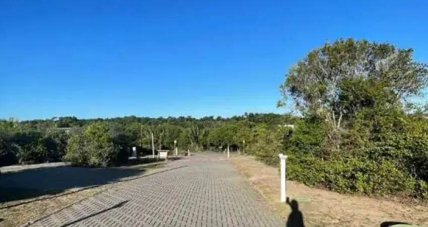Descubra o privilégio de possuir um lote único na deslumbrante Ilha dos Pássaros, em Praia do Forte.