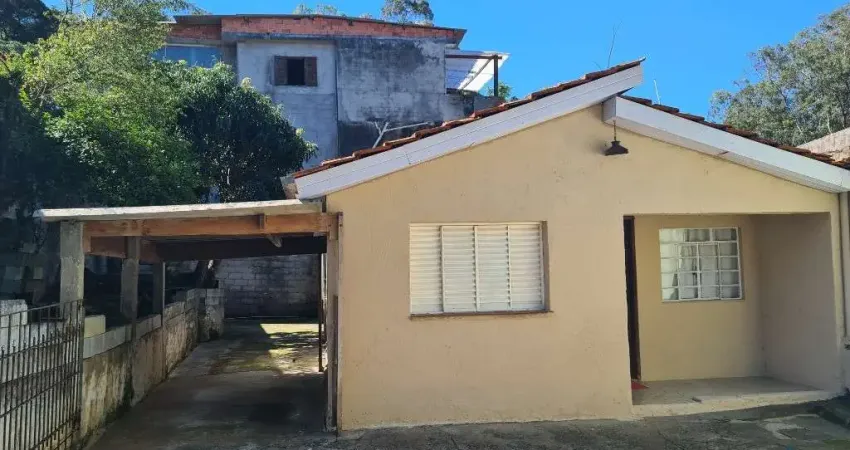 Casa térrea com terreno amplo no jaraguá, são paulo, sp, 2 dormitórios, 4 vagas e escritura, localização previlegiada e possui 266m² de terreno