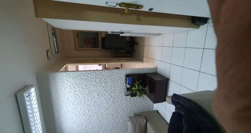 EXCELENTE CONJUNTO COM. 42 M² au. P/ VENDA 450.000,00 - OU LOCAÇÃO 2.500.00