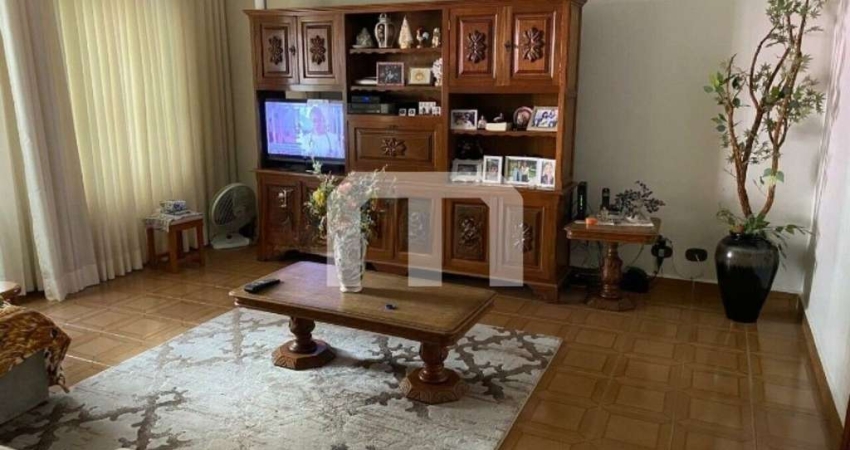 Excelente oportunidade: Casa de 4 quartos com suíte e 2 salas no Tatuapé, São Paulo-SP, 210m², 5 ban