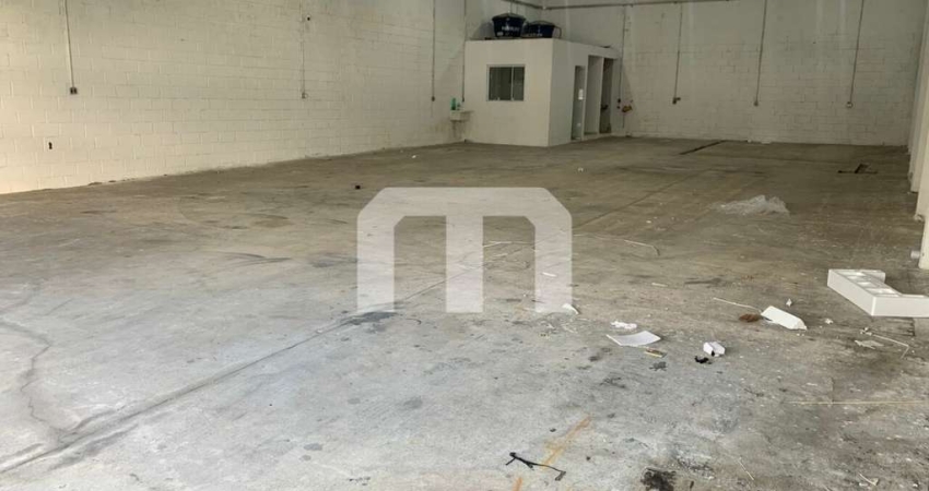 Glapão com ótimo espaço para montar estoque ,  distribuição de materiais etc.