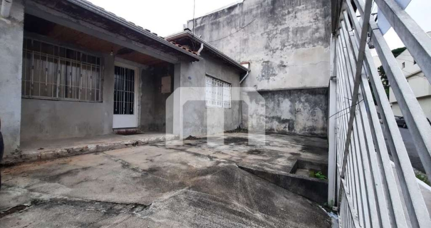 Imperdível Casa à Venda em São Paulo-SP, na Vila Santo Estevão: 2 Quartos, 1 Sala, 1 Banheiro, 3 Vag