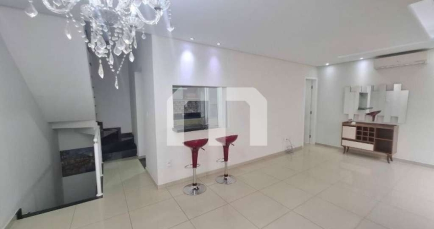 Oportunidade ! Casa de condomínio, 151 m², 3 quartos, 1 suíte, 2 vagas