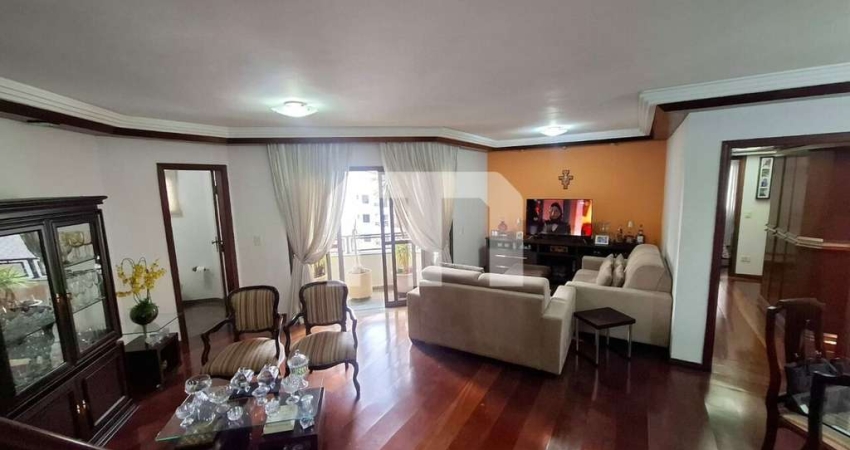 OPORTUNIDADE ! Cobertura de 302 m², 4 dormitórios, 2 suítes, piscina, churrasqueira , 4 vagas .