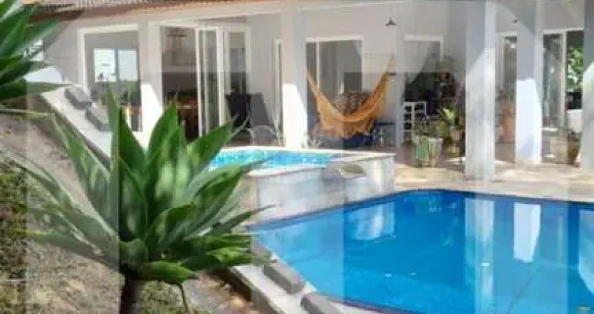 Casa de luxo em condomínio no centro de mairiporã-sp: 4 quartos, 4 suítes, 6 banheiros e 400m² de ár