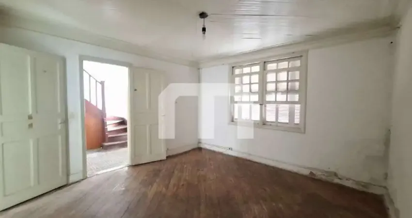 Sobrado para  venda ou locação ,  2 quartos, 2 salas, 2 banheiros,3 vagas