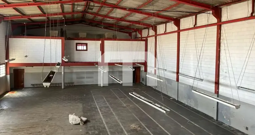 Galpão com 1,000 metros , pé direto 7,13 metros - localizado na zona leste, próximo ao shopping